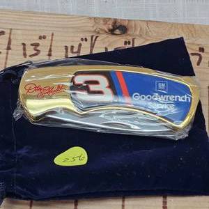 lot 256 image: GM Goodwrench Dale Earnhardt #3 Limited Edition Knife
