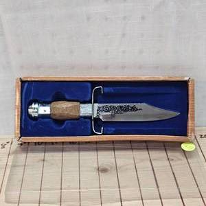 lot 273 image: J. Bowie Fighting Knife, as New