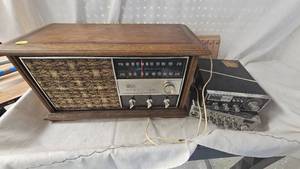 lot 154 image: RCA Victor Vintage Radio