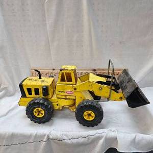 lot 291 image: 1970s Tonka Mighty Loader