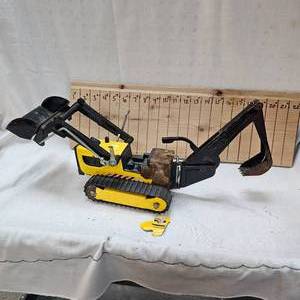 lot 292 image: Vintage 1960s NO 534 Tonka Trencher BackHoe Loader Pressed Steel
