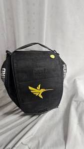 lot 232 image: Hummingbird Helix 5, Like New, Excellent Condition