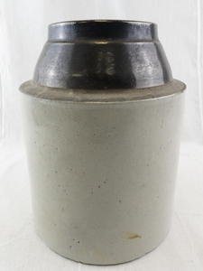 lot 19C image: Vintage Stoneware Crock with Dark Glazed Rim