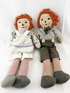 lot 41 image: Pair of Vintage Raggedy Ann and Andy Cloth Dolls