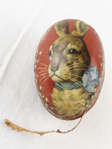 lot 46 image: Vintage Paper Mache Easter Egg Boxes with Rabbit Design