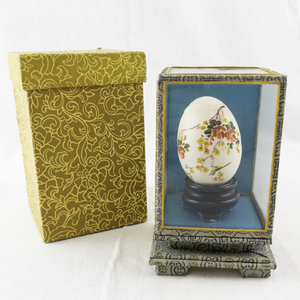 lot 51 image: Decorative Hand-Painted Egg in Display Case with Gift Box