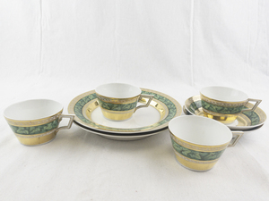 lot 94 image: WWI KPM (Knigliche Porzellan-Manufaktur) Set of 4 Porcelain Tea Cups with Saucers and Plates Gold and Green Ivy Design