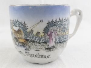lot 98 image: Red Wing Saffron Ware Merry Christmas Porcelain Cup