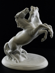lot 112 image: Schaubach Kunst Germany Porcelain Rearing Horses Figurine