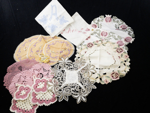 lot 157 image: Collection of Vintage Embroidered Doilies, Handkerchiefs, and Crocheted Linens