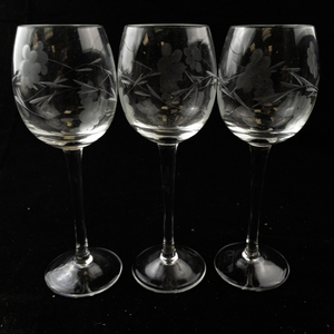 lot 180 image: Set of 3 Tuscany Handmade Etched Wine Glasses