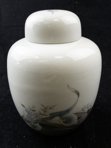 lot 209 image: Russ Berrie Porcelain Lidded Jar with Floral Design