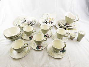 lot 96 image: REDWING Capistrano Textured Sage Green Ceramic Tea Set with Bowls, Cups, Creamer, and Sugar Shaker - 11 Pieces
