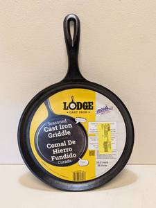 lot 35 image: NEW LODGE SEASONED CAST IRON GRIDDLE
