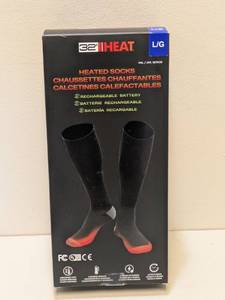 lot 49 image: 32 DEGREE HEAT HEATED SOCKS LARGE (RECHARGEABLE BATTERY)