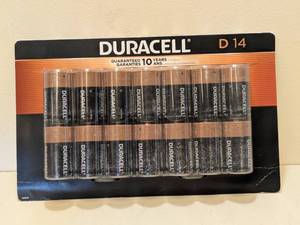 lot 113 image: DURACELL D BATTERIES 14PK.
