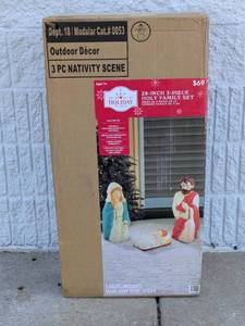 lot 120 image: HOLIDAY TIME OUTDOOR DECOR 3PC. NATIVITY SCENE