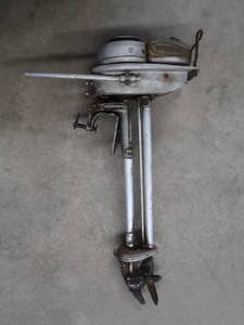 lot 16 image: VINTAGE EVINRUDE ELTO OUTBOARD MOTOR