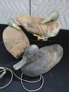 lot 17 image: 3 DUCK DECOYS