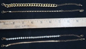 lot 33 image: GOLD OR NOT GOLD