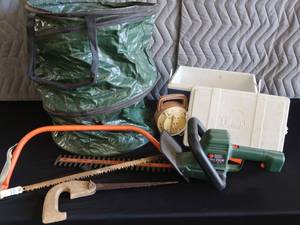 lot 75 image: OUTDOOR YARD EQUIPMENT