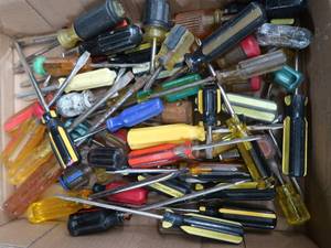 lot 125 image: MISC SCREWDRIVERS