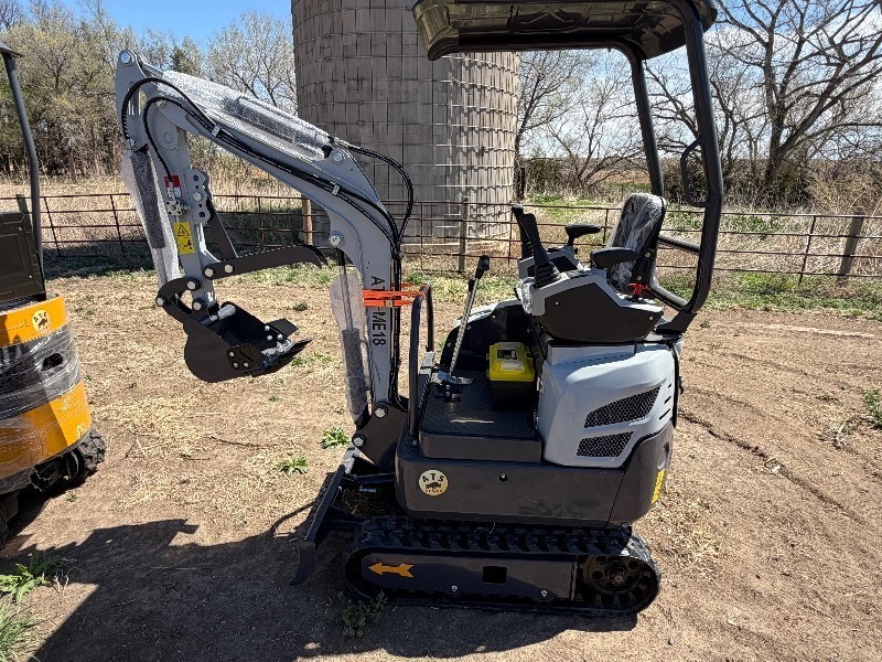 2026 Unused ME18 MINI EXCAVATOR