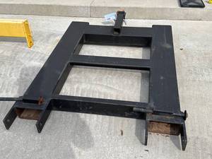 lot 193 image: Haugen Forklift Swivel Hook Attachment