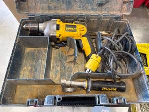 lot 307 image: DeWalt DWD210G VSR Drill with Case and Bits