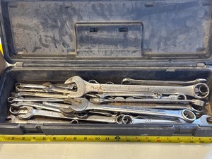lot 348 image: Combination Wrenches in Craftsman Case with SAE and Metric Sizes
