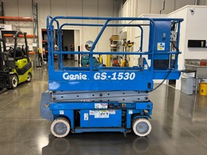 lot 183 image: Genie Scissor Lift GS1530, 15 Ft Platform Height