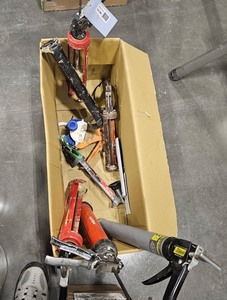 lot 360 image: Various Glue and Caulk Guns