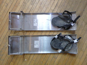 lot 25 image: Marshalltown Knee Boards