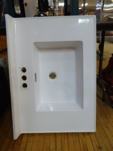 lot 15 image: New White Ceramic Vanity Sink