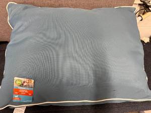 lot 26 image: Vibrant Life Durable Travel Bed