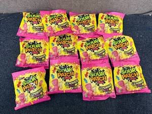 lot 160 image: 12 Packs of Sour Patch Lemonade