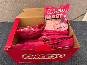 lot 172 image: 13 Packs of Sweeto Marshmellows - Hearts
