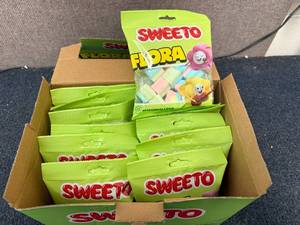 lot 180 image: 12 Packs of Sweeto Marshmellows - Flora