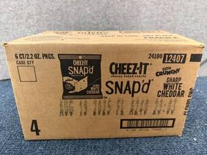 lot 185 image: 6 Bags of Cheez-It Snapd White Cheddar