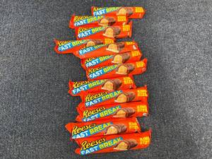 lot 206 image: 12 Reeses Fast Break Bars