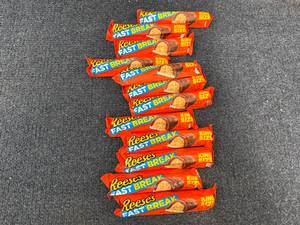 lot 208 image: 12 Reeses Fast Break Bars