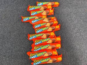 lot 210 image: 12 Reeses Fast Break Bars