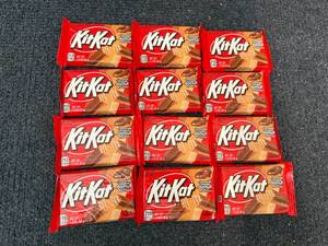 lot 216 image: 12 Kit Kat Bars - Chocolate Donut Flavor