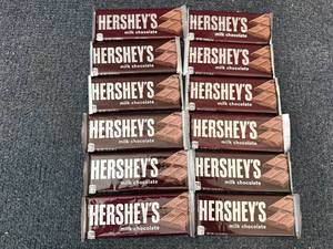 12 Hershey's Milk Chocolate Bars