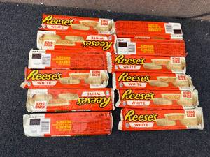 lot 224 image: 12 Reeses White Chocolate Cups