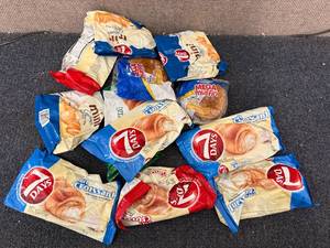 lot 232 image: 12 Packs of 7 Days Soft Croissant