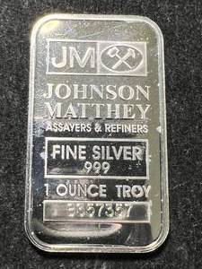 lot 35 image: 1 TROY OZ .999 FINE SILVER JOHNSON MATTHEY BAR