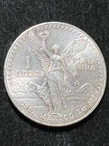 lot 39 image: 1982 MEXICAN LIBERTAD 1 TROY OZ .999 FINE SILVER