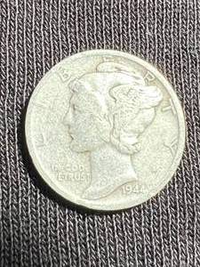 lot 42 image: 1944-S US MERCURY DIME