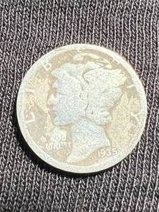 lot 65 image: 1935-D US MERCURY DIME
